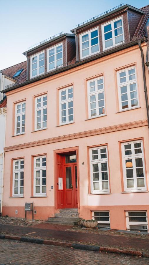 Lieblingsapartment No.10 Mit 2 Schlafzimmern Und Eigener Terrasse Rostock Exterior photo